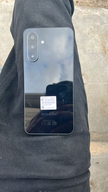 телефон fly cirrus 6: Samsung Galaxy A26, 256 GB, rəng - Qara, Sensor