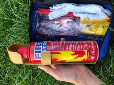 огнетушитель для машины: Наборы автомобилиста премиум-класса Emergency Kit предвосхищают самые