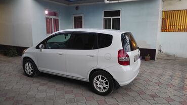 купить авто с кореи бу: Honda Fit: 2002 г., 1.5 л, Вариатор, Бензин, Седан