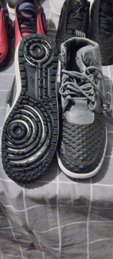 Mokasine: Mokasine, 39 — 35