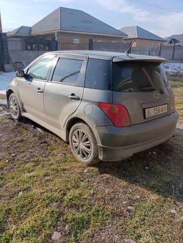 Toyota: Toyota ist: 2004 г., 1.3 л, Автомат, Бензин, Хэтчбэк