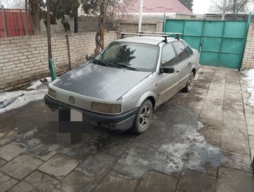 Volkswagen: Volkswagen Passat: 1989 г., 1.8 л, Механика, Бензин, Седан