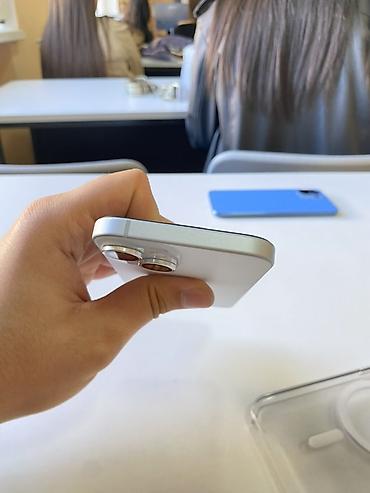 Apple iPhone: IPhone 15, Göy — 6