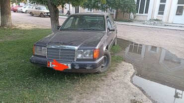хонда айирвей: Седан Mercedes-Benz темного цвета с четырьмя дверями и классическим