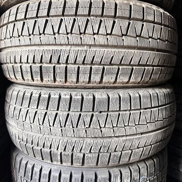 скутер три в одном: Шины 215 / 45 / R 18, Зима, Б/у, Пара, Легковые, Япония, Bridgestone