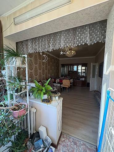 Продажа квартир: 3 комнаты, 63 м², 4 этаж — 3