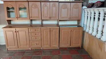 Mebel: Mətbəx mebeli satılır 200₼. Yaxşı vəziyyətdədir. Ölçü 2.80. Uqlavoy