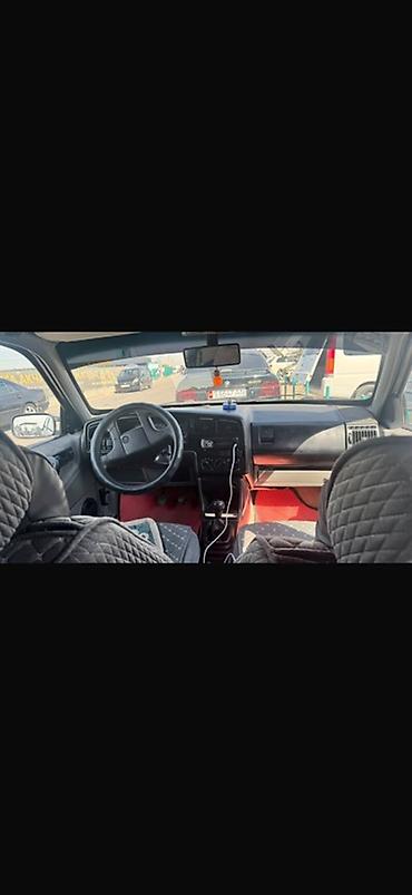 Продажа авто: Volkswagen Passat: 1993 г., Механика, Седан — 4