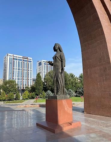 виктория бизнес центр: Продажа офисов 306 м², С ремонтом, Бизнес центр, 9 этаж — 2
