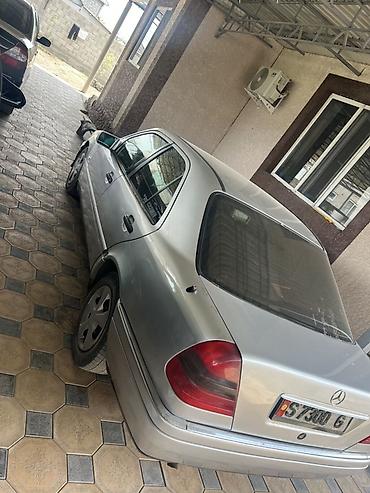 ли 9 авто: Mercedes-Benz C-Class: 1993 г., Седан — 3