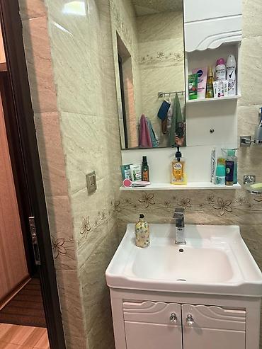 Hamam üçün lavabo dolabı və güzgülü asma şkaf dəsti Moydadir *100 azn* lalafo.az -da Hamam üçün lavabo dolabı və güzgülü asma şkaf dəsti Moydadir *100 azn*