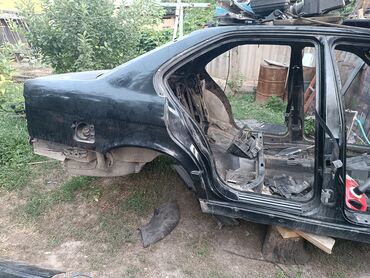 Другие детали кузова: БМВ Е34 запчасти! 520
печка в комплекте, кандёрний