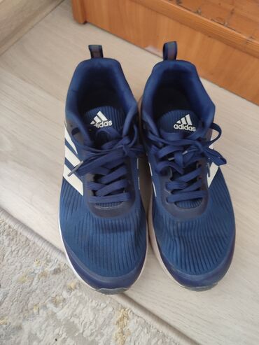 обувь адидас: Кроссовки Adidas ClimaCool, темно‑синие с белыми полосами
