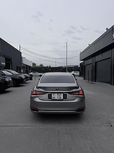 мерседес бенц с: Lexus ES: 2019 г., Автомат, Гибрид, Седан — 5