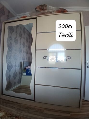 ev qaplar: Dolab satılır 200₼. Əla vəziyyətdədir. Heç bir problemi yoxdur.Ünvan