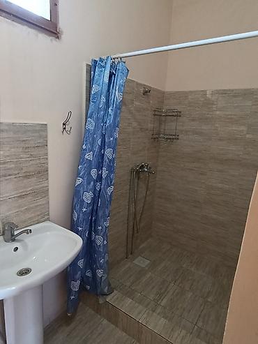 Недвижимость: Сдаются 700 сом в сутки с чел. номера в с. Бостери р-н Золотые пески — 4
