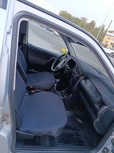 Унаа сатуу: Volkswagen Golf: 1997 г., 1.6 л, Кол менен иштөөчү, Бензин, Хетчбек — 5