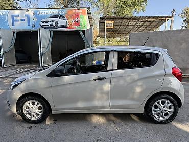 купить chevrolet: Chevrolet Spark: 2018 г., 1 л, Вариатор, Бензин, Хэтчбэк — 6