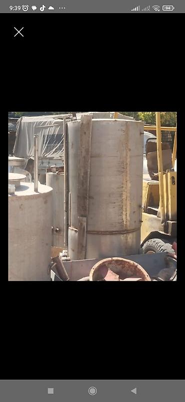 Baklar və çənlər: Bak – 600 litr - Tutumu: 600 litr - Material: metal (sənaye tipli — 1