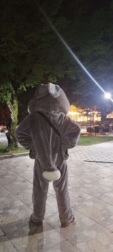 kağız satışı: Dələ personajını təmsil edən bu dələ maskot kostyumu, tədbirlər