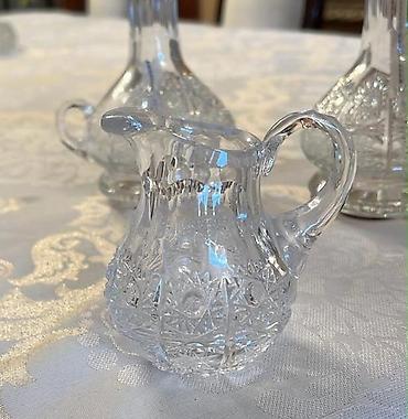 qab iskafi: VesileTom xurustal 2 eded nar şerab qabi.Yenidir. Qiymet cütü 100 azn — 1