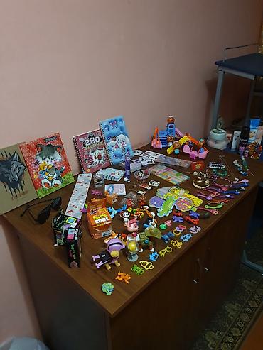ПРОДАЮТСЯ - игрушки разные . Много всего . Канцелярия