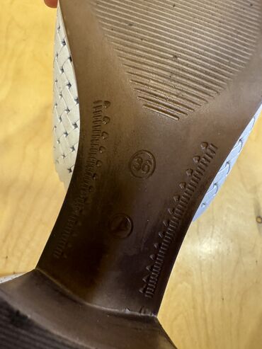 Basanoşka və səndəllər: Ölçü: 36, rəng - Sarı, İşlənmiş — 4