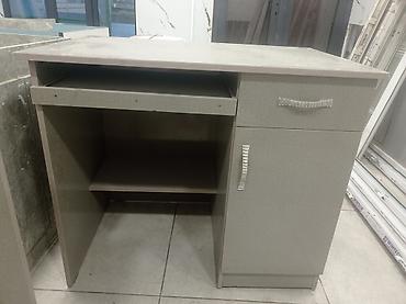 узкий компьютерный стол: Компактный письменный/компьютерный стол с тумбой. - Материал: ЛДСП с — 1