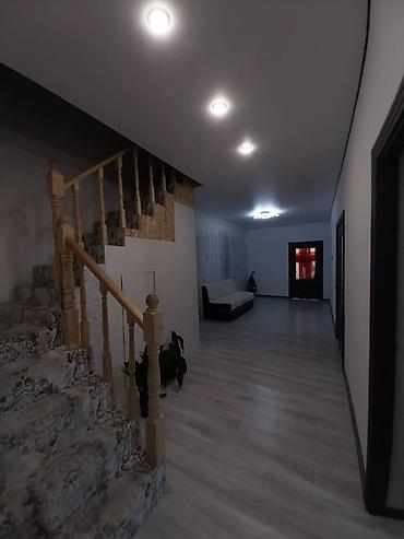 Продажа коттеджей и домов: Двухэтажный кирпичный дом. Основные характеристики: - Материал стен — 8