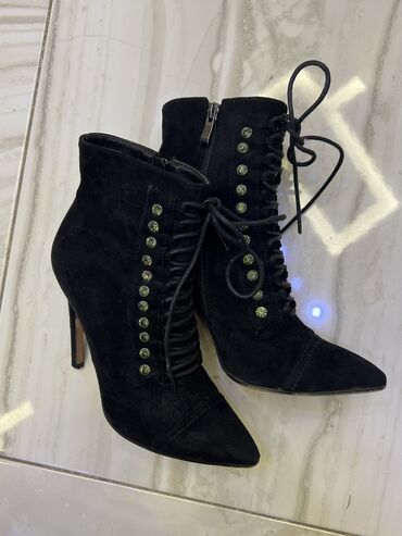 Сапоги: 990 с 37разм