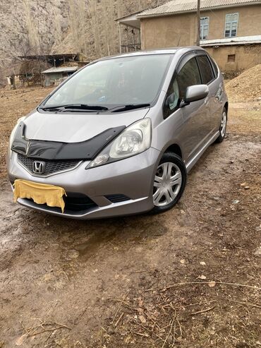 арзан баада машиналар: Honda Fit: 2008 г., 1.5 л, Автомат, Бензин, Седан