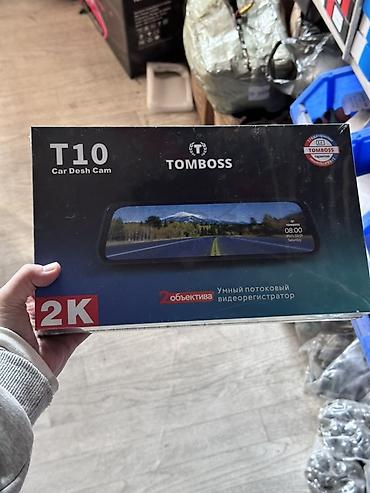 регистратор: Автомобильный видеорегистратор-зеркало TOMBOSS T10. Модель выполнена — 1