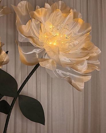 Декор и интерьер: 🌸 **ГИГАНТСКИЕ ЦВЕТЫ ДЛЯ ИНТЕРЬЕРА — ДЕКОР, КОТОРЫЙ ПРИВЛЕКАЕТ — 6