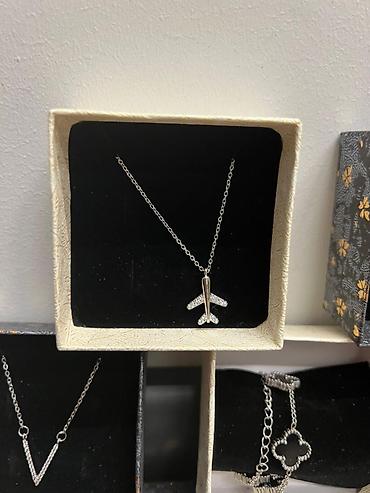 Наборы украшений: Набор украшений: браслеты и подвески. цена 350 за цепочки И — 11