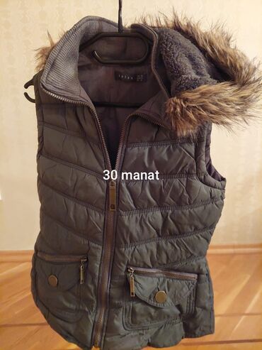 Pencəklər: Qış üst geyimləri paketi.Təzədən heç seçilmir.Geyimlərin hər biri 1 və — 6