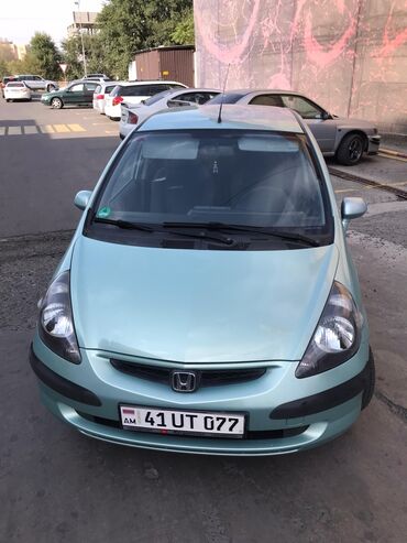 Honda: Honda Jazz: 2003 г., 1.3 л, Механика, Бензин, Хэтчбэк