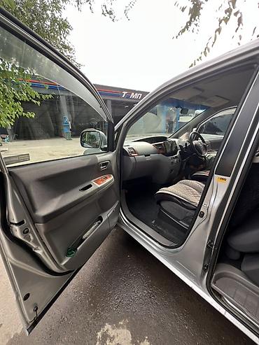вокси ноах: Toyota Noah: 2002 г., 2 л, Автомат, Бензин, Минивэн — 7