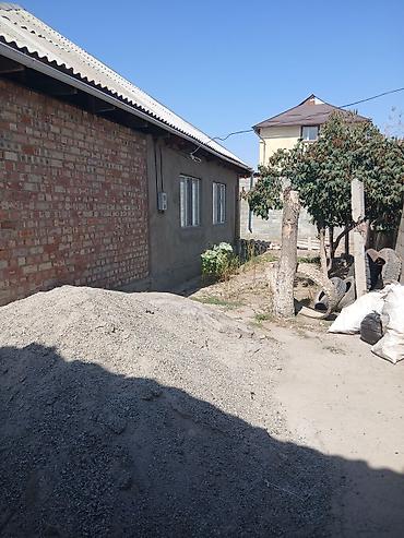продаю дом ак ордо 1: Продаётся одноэтажный кирпичный дом ПСО с двором и воротами. 7 сотый с — 1
