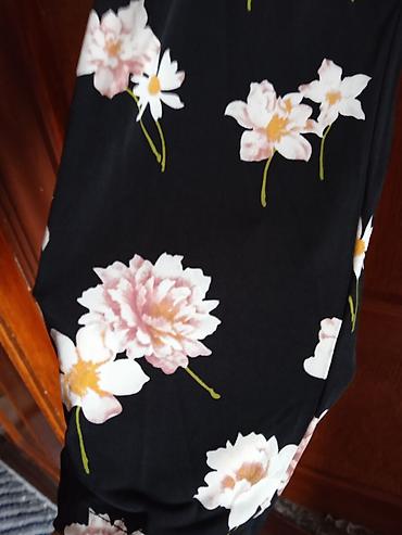torbe sa stampom: Ženske pantalone sa cvetnim printom - Crna podloga sa belim i — 4