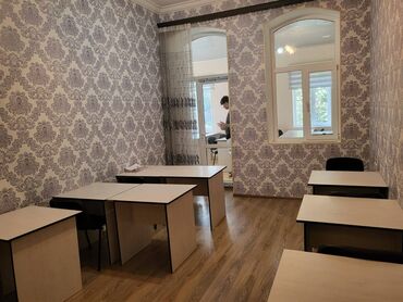 Ofislər: Azadliq metrosunun yaxınlığında təmirli obyekt ümumi sahəsi 110 kv,m — 8