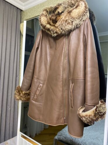 женские ветровки с капюшоном: Tebii deri dublyonka. Problemsiz. 44 razmer. 500 azn alınıb