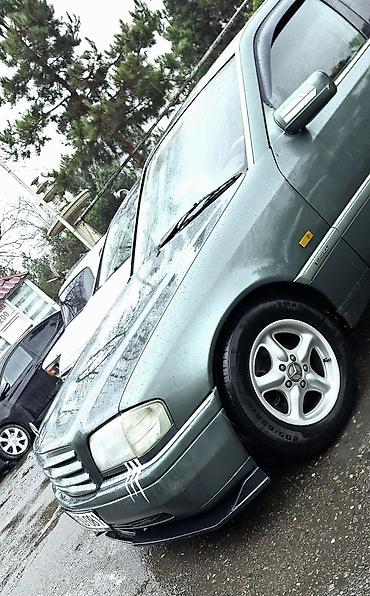 Mercedes-Benz: Mercedes-Benz C-Class: 2.2 l | Sedan — 5