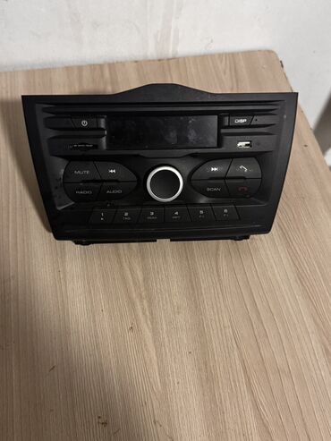 oyun sükanı g29: Avtomobil radio pleyeri, avtomobilin salonunda istifadə üçün nəzərdə