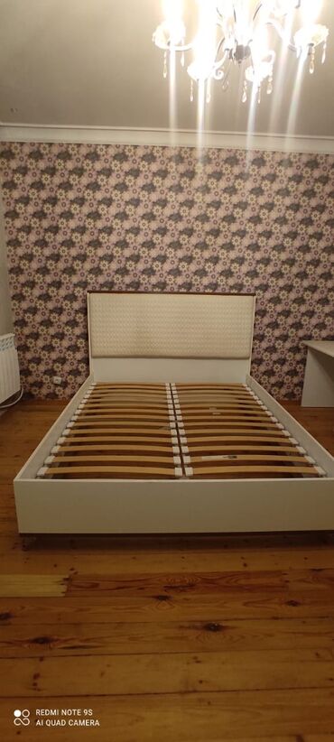islenmis carpayi: Б/у, Двуспальная кровать, Без подьемного механизма, Без выдвижных ящиков