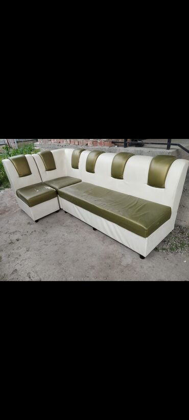 мебель недорого: Угловой диван, цвет - Бежевый, Б/у