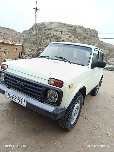 niva diskleri satilir: LADA Niva 4x4, ağ sarı rəngdə, universal kuzov. Xüsusiyyətlər: - Tam — 4