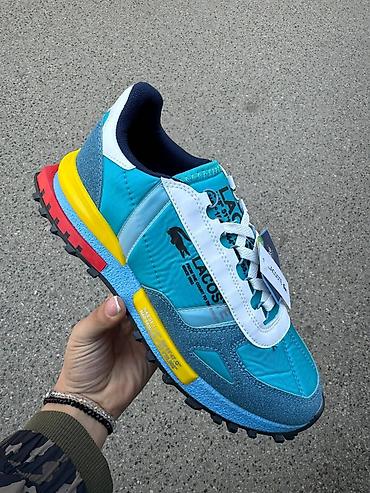 Patike: Stigle 40-43 Akcijska cena samo 5000 din. 44-46 5500 din — 1