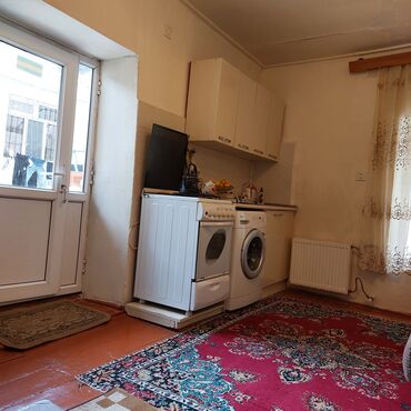 Həyət evləri və villaların satışı: Əmircan qəs. 7 otaqlı, 2 kv. m, Orta təmir — 9