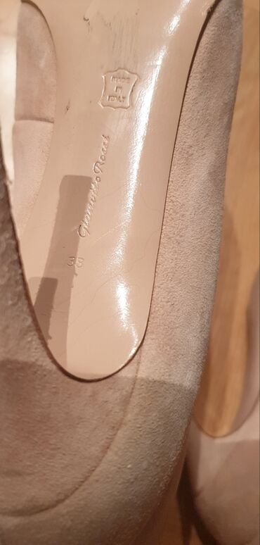 Salonke: Salonke, Balenciaga, 38 — 10