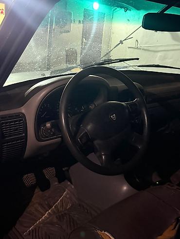 qaz 21 volga: GAZ Volga 3110, qara rəng, sedan kuzov. Texniki xüsusiyyətlər: - — 8